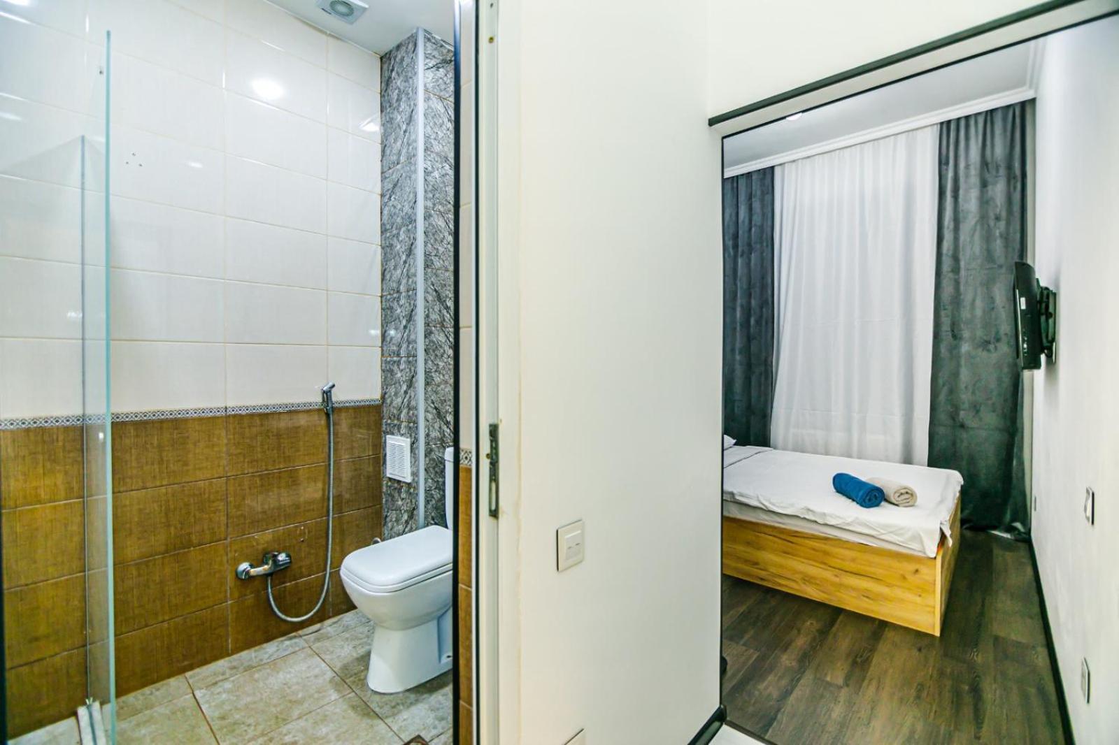 M Estate. 2 Room Home In Targovu Bakoe Buitenkant foto